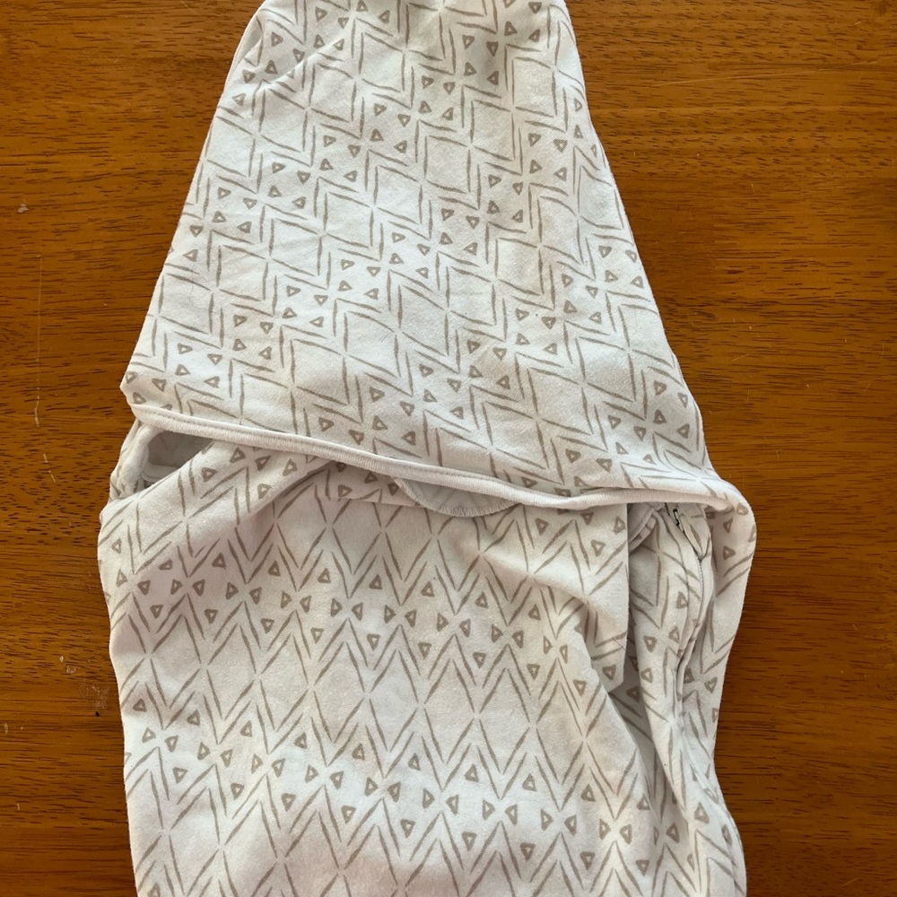 ❤️5 for $15: Aden + Anais Essentials Swaddle – Geo Print (4–6m)